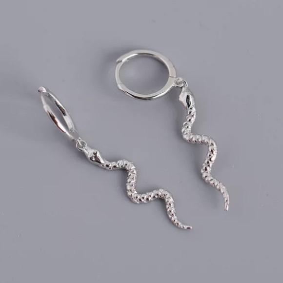 🐍 Insta sterling silver snake earrings - Picture 3 of 5
